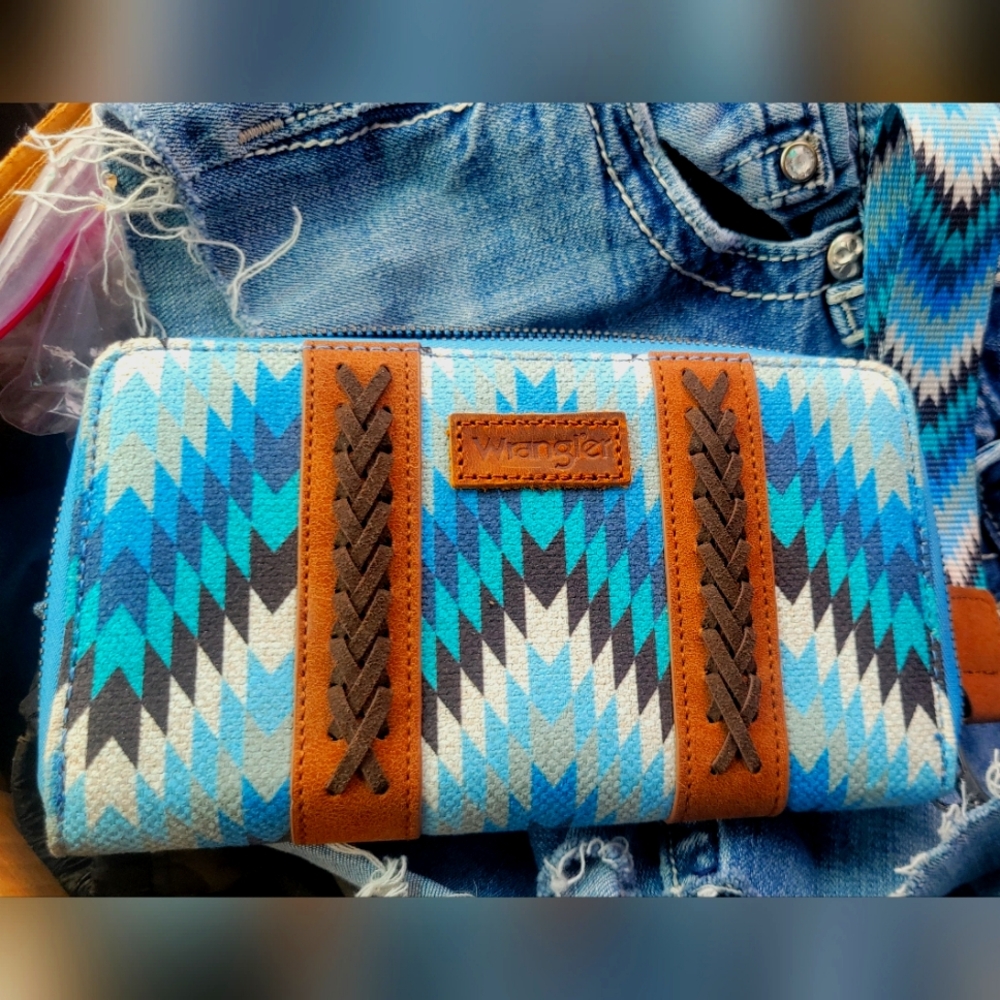 NWOT Wrangler Wristlet/Wallet
